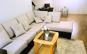 Cozy 2-Bedroom Basement Suite Retreat Calgary